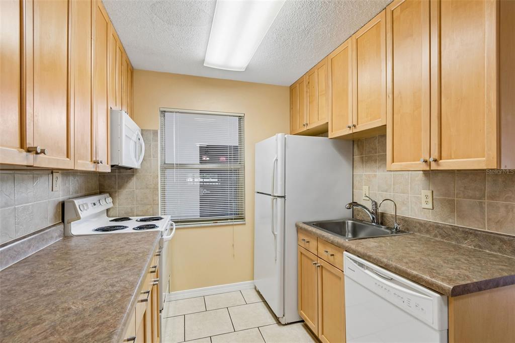 2438 Enterprise Road, Unit 25 Clearwater, FL 33763 - Photo 9 of 71