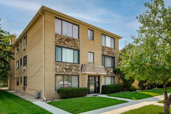 $220,000 | 3141 Elm Street, Unit 1, River Grove, IL 60171