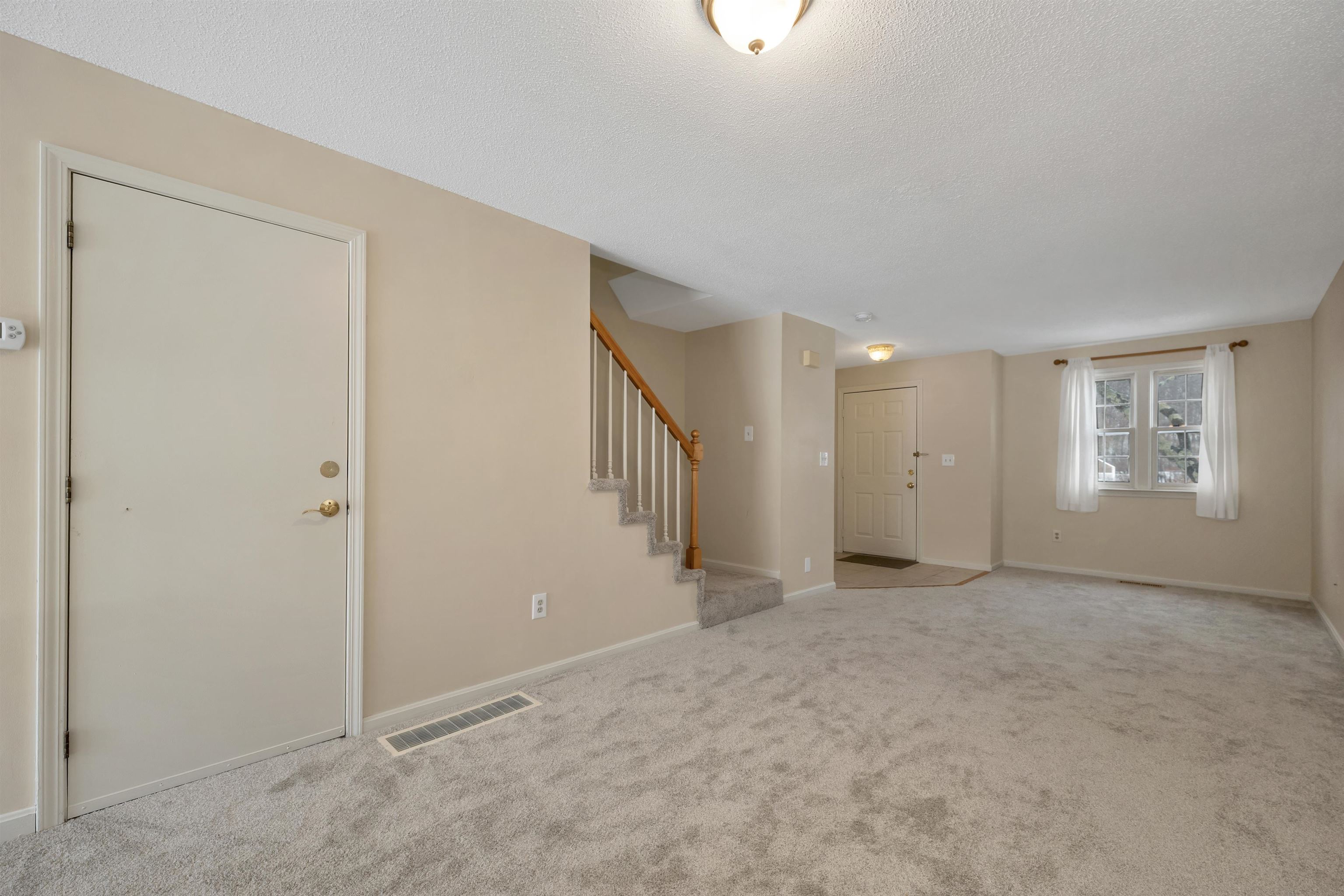 543 Fox Hollow Way Manchester, NH 03104 - Photo 18 of 34