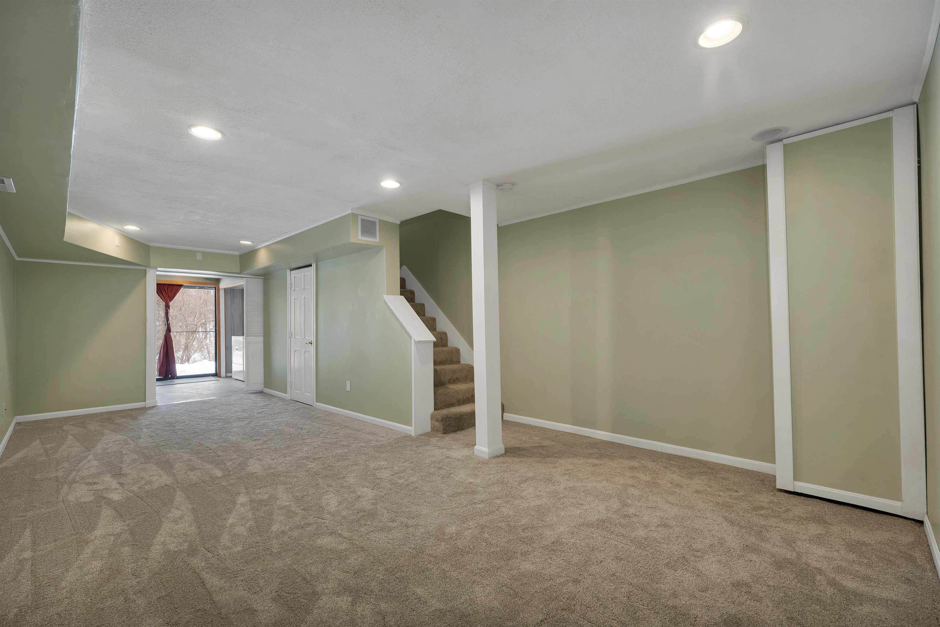 543 Fox Hollow Way Manchester, NH 03104 - Photo 22 of 34