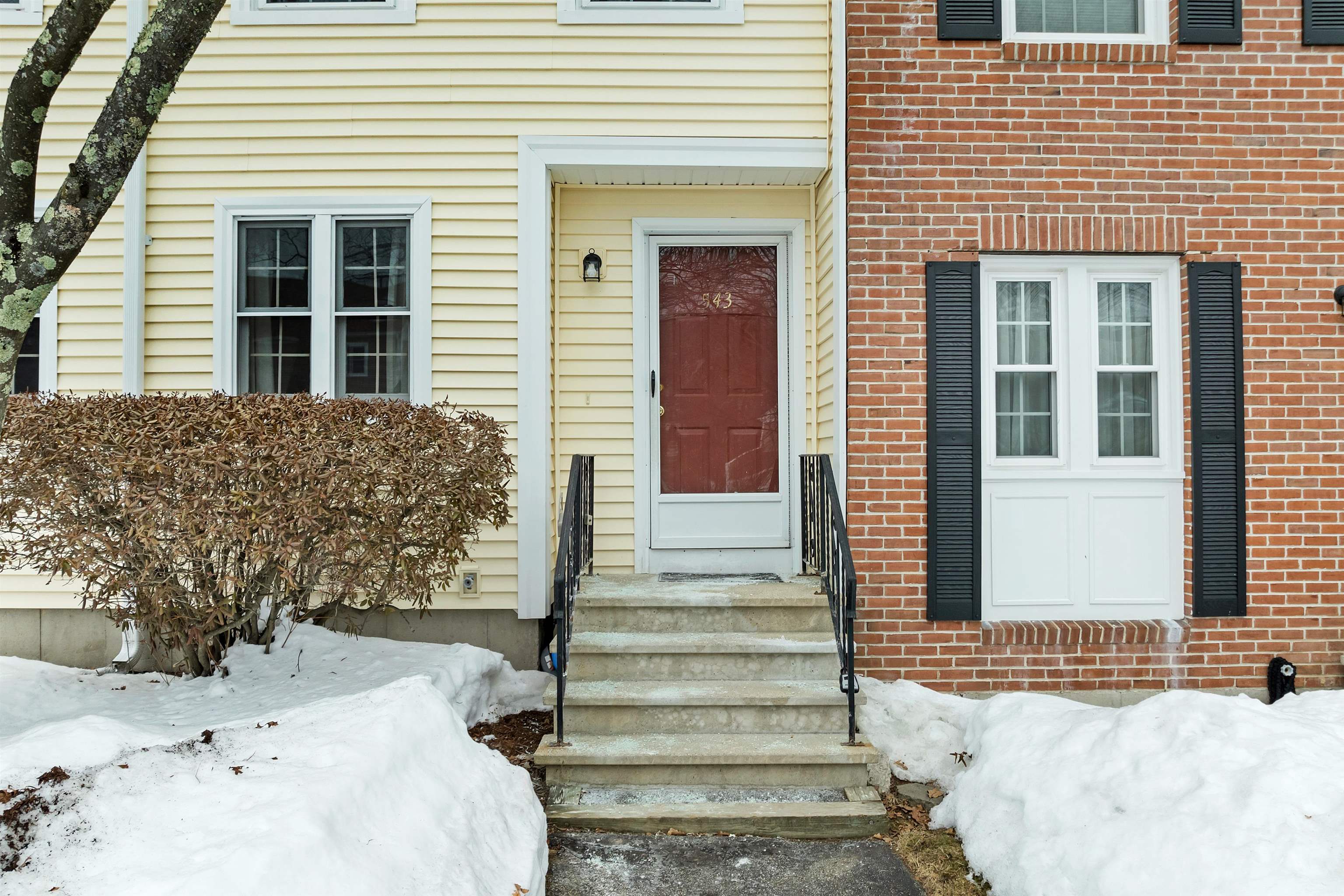 543 Fox Hollow Way Manchester, NH 03104 - Photo 3 of 34