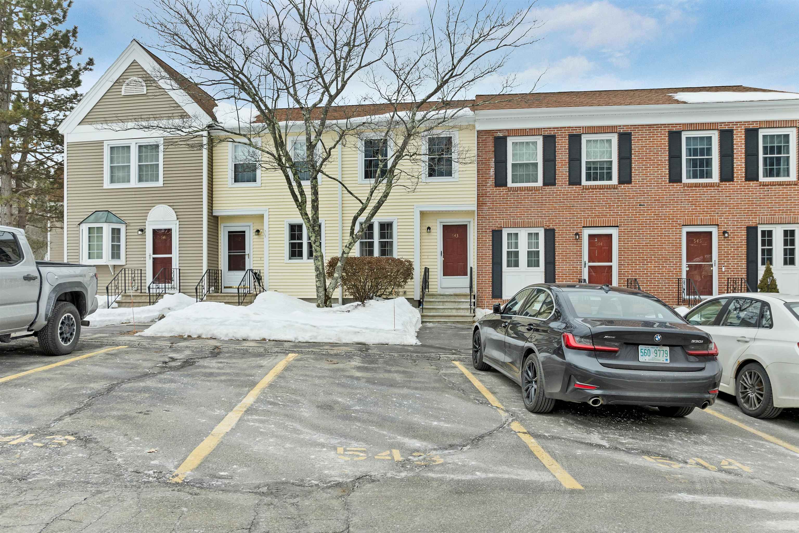 543 Fox Hollow Way Manchester, NH 03104 - Photo 4 of 34