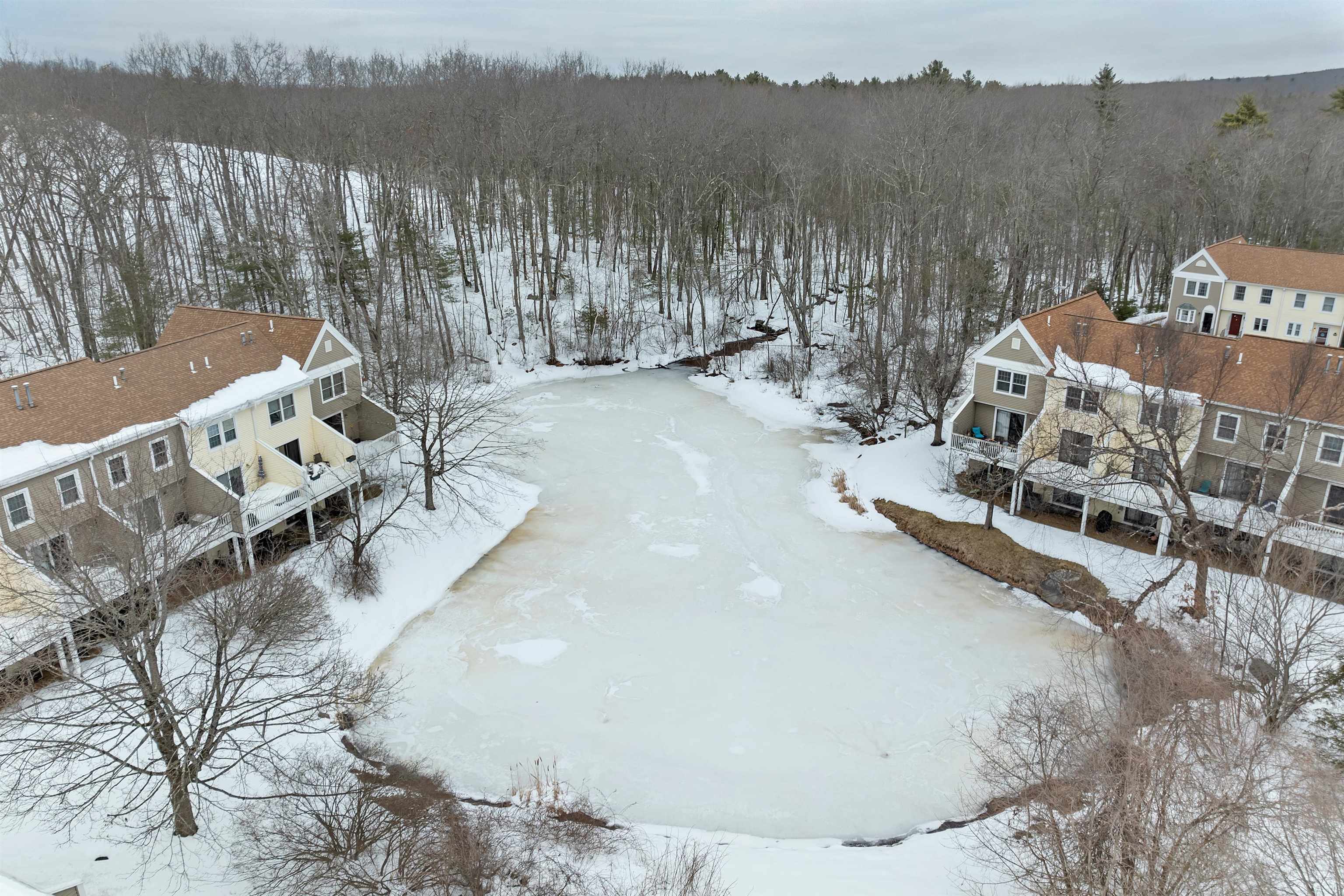 543 Fox Hollow Way Manchester, NH 03104 - Photo 9 of 34