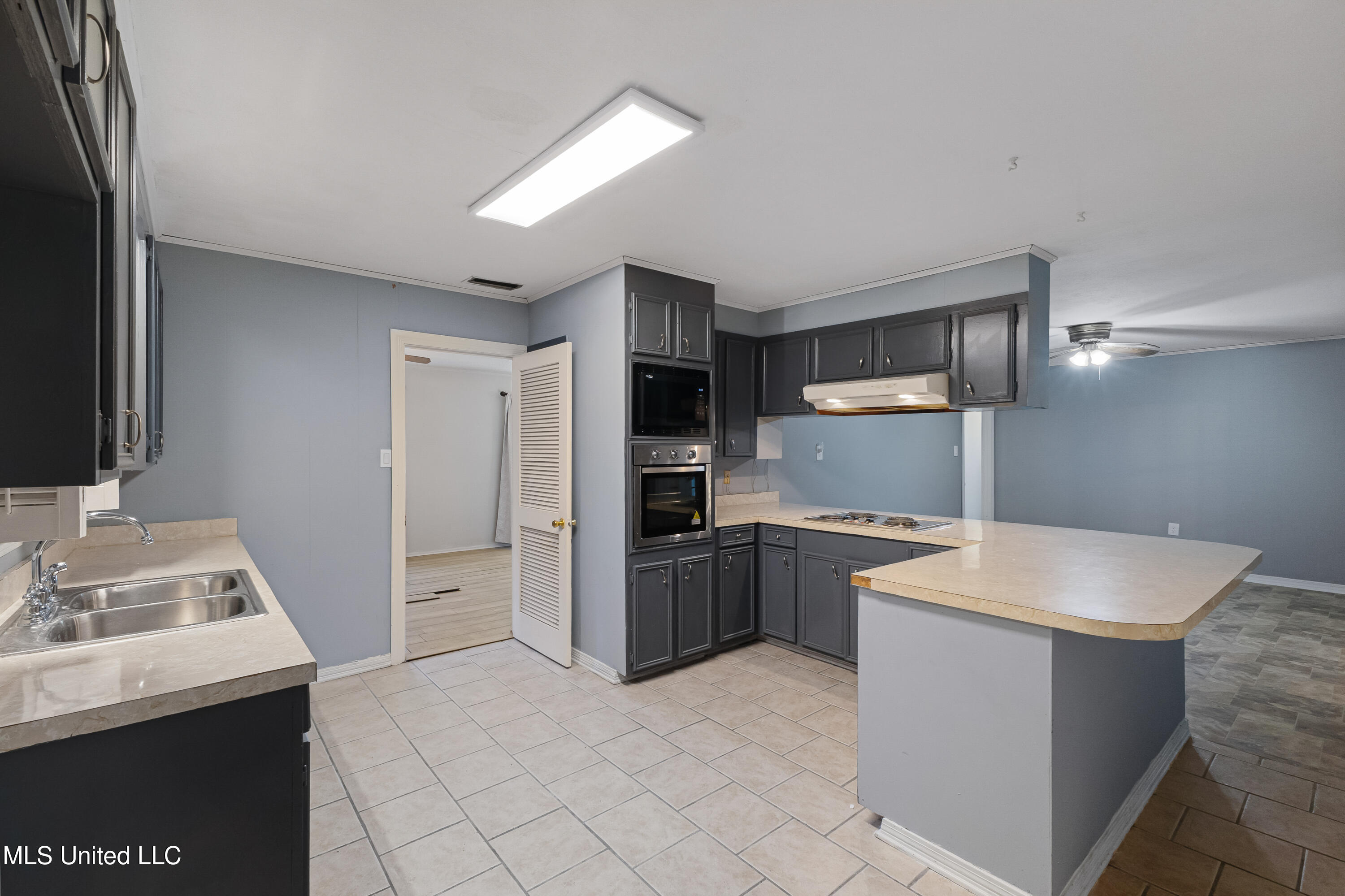 2816 Williamsburg Road Hattiesburg, MS 39402 - Photo 12 of 40 2816_Williamsburg_Rd-12