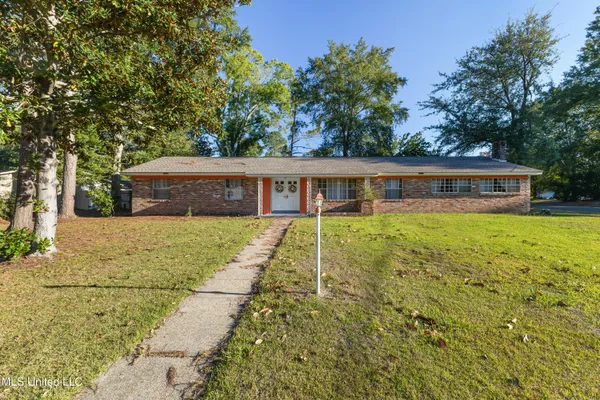 $229,500 | 2816 Williamsburg Road, Hattiesburg, MS 39402