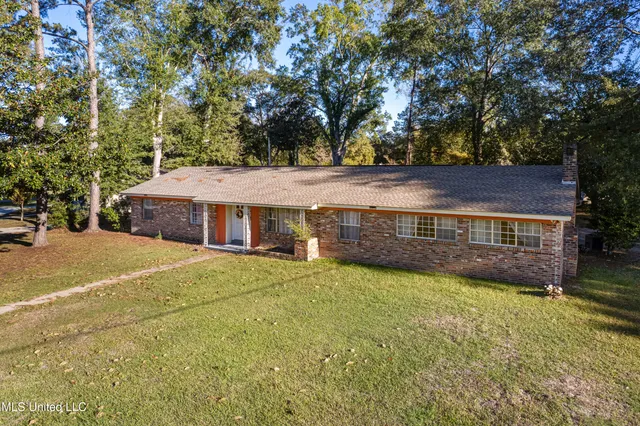 $245,000 | 2816 Williamsburg Road, Hattiesburg, MS 39402