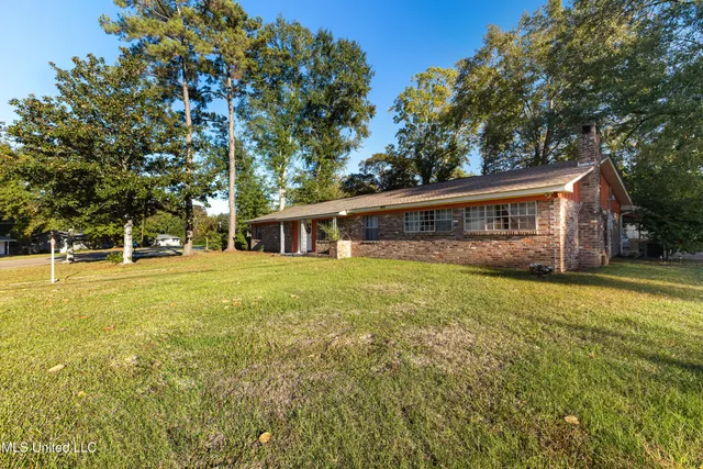 $245,000 | 2816 Williamsburg Road, Hattiesburg, MS 39402