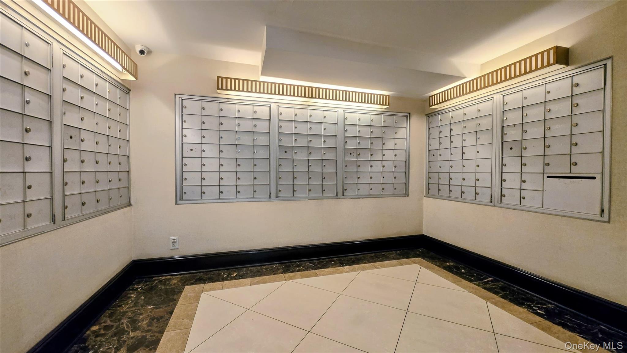 118-18 Union Turnpike, Unit 4B Queens, NY 11415 - Photo 23 of 30 a view of bathroom with windows