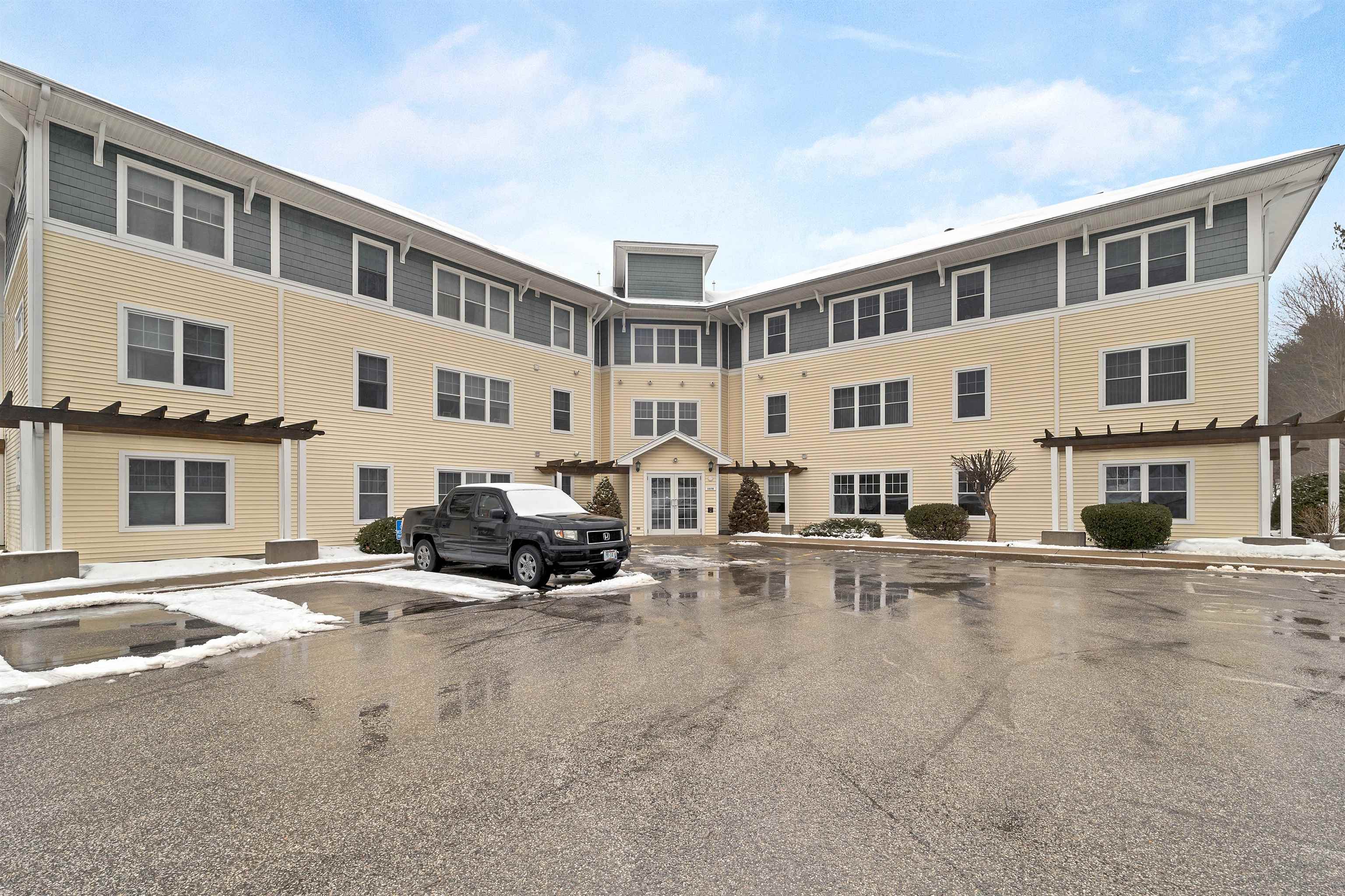 597 R Lafayette Road, Unit 105 Hampton, NH 03842 - Photo 1 of 32