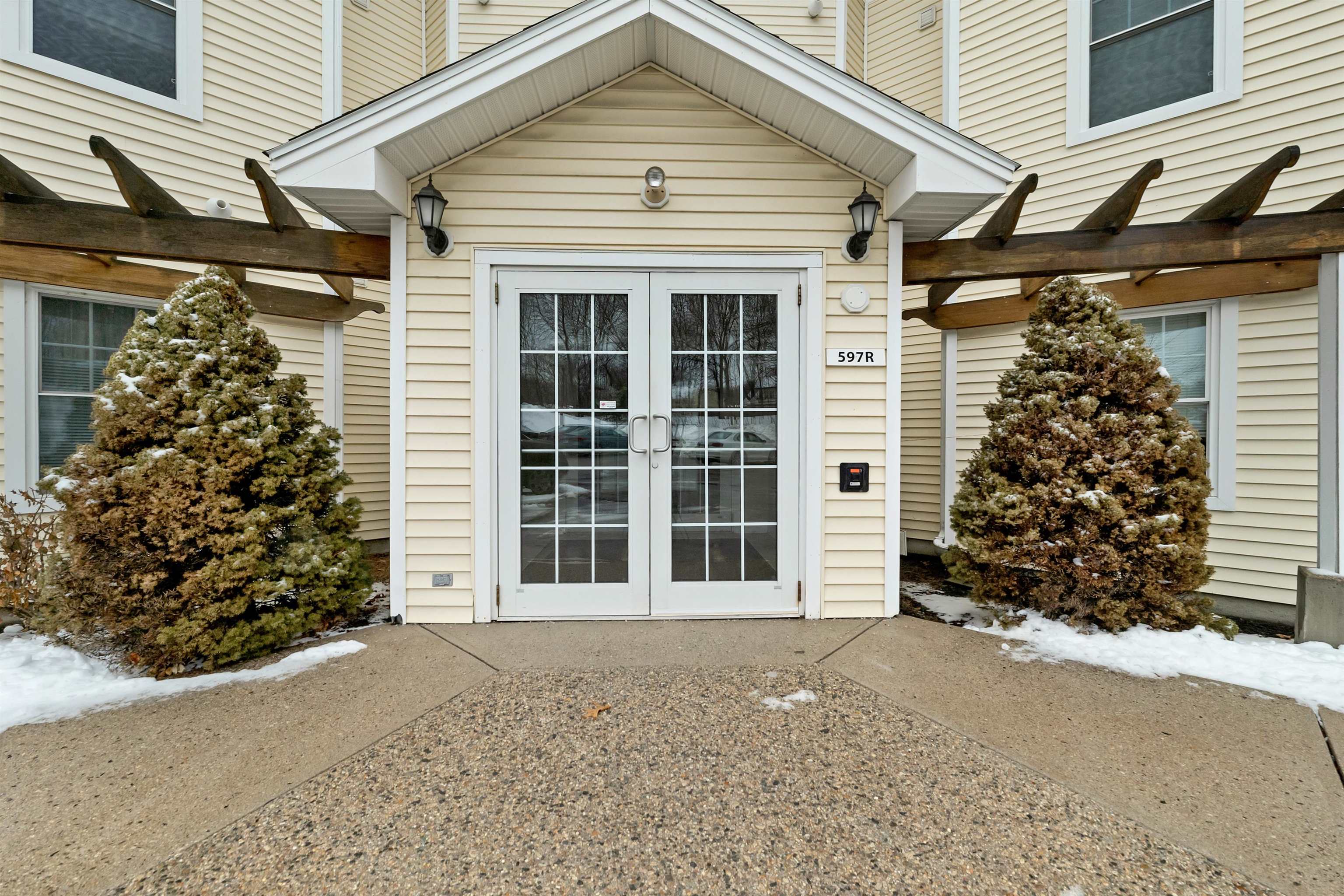 597 R Lafayette Road, Unit 105 Hampton, NH 03842 - Photo 2 of 32