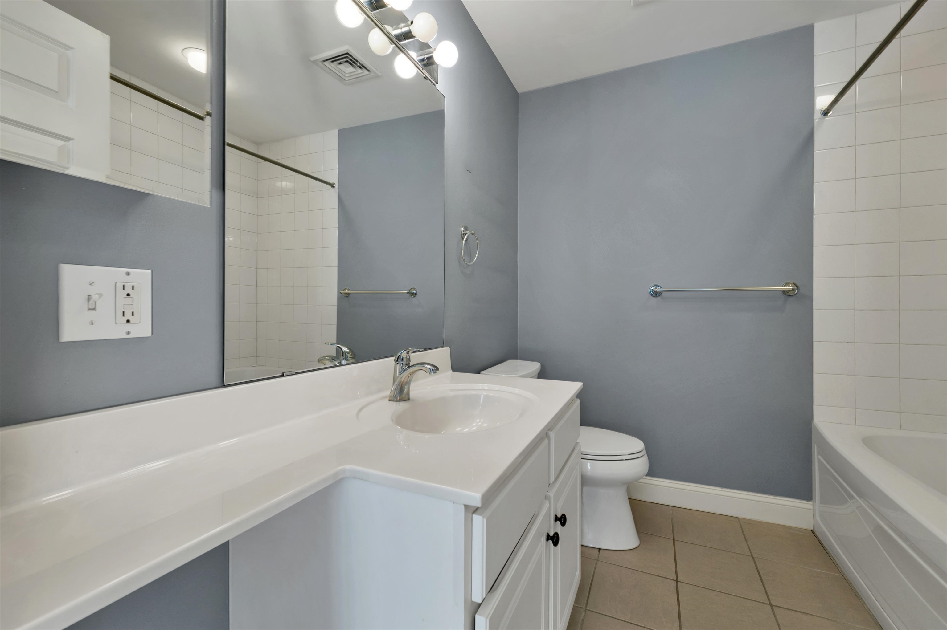 597 R Lafayette Road, Unit 105 Hampton, NH 03842 - Photo 27 of 32