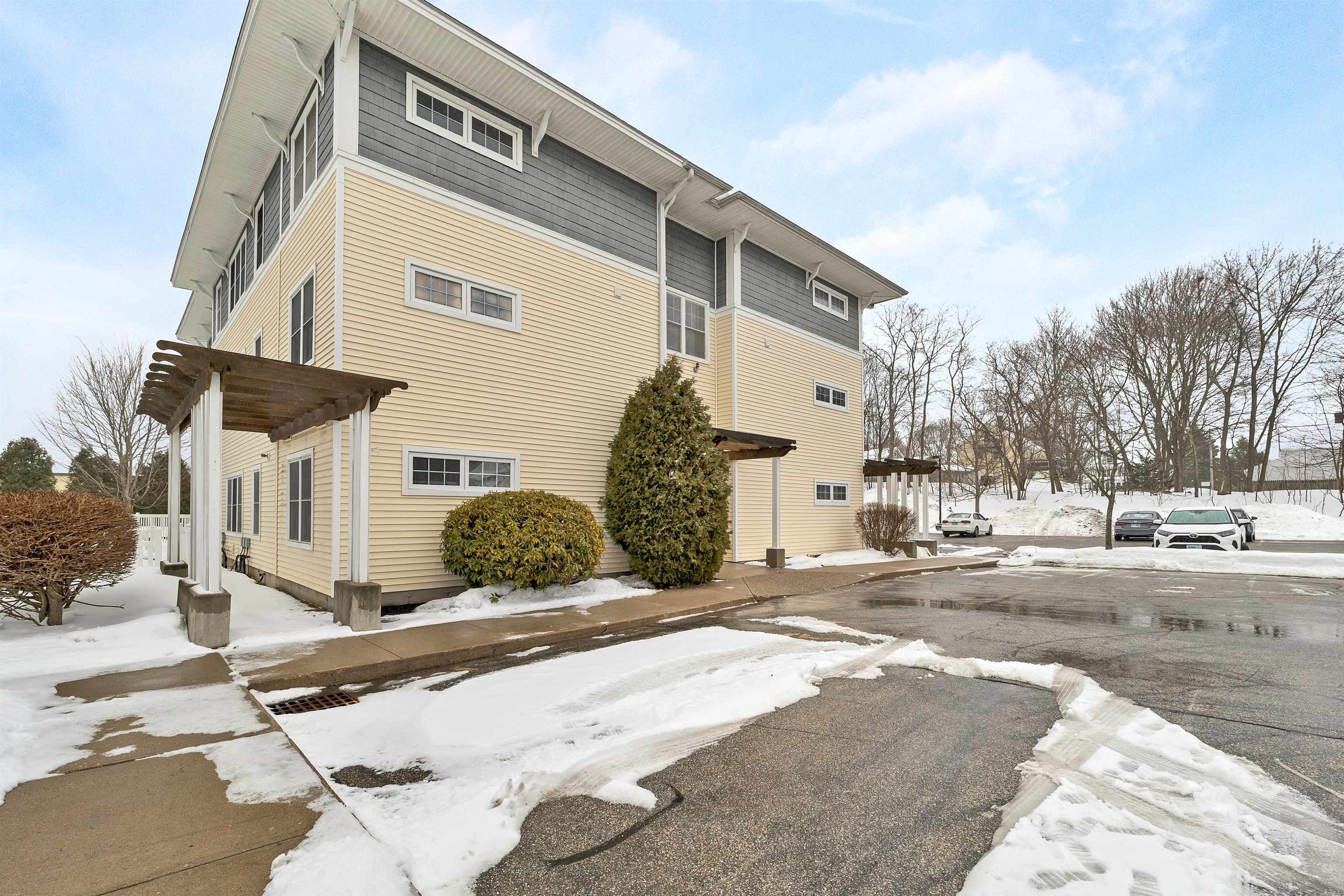 597 R Lafayette Road, Unit 105 Hampton, NH 03842 - Photo 4 of 32