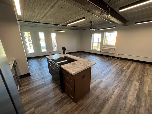 $1,295 | 217 South Badger Avenue, Appleton, WI 54914