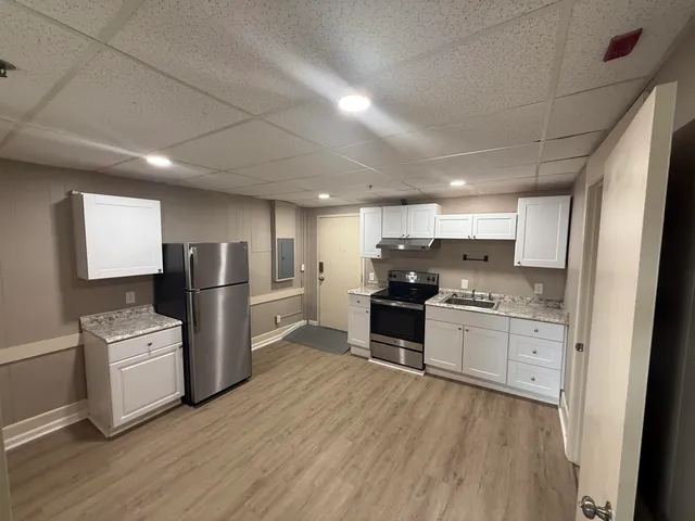 $1,200 | 1 Pleasant Street, Unit 218, Claremont, NH 03743