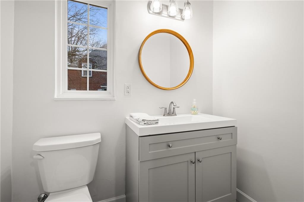 200 Overdale Road Pittsburgh, PA 15221 - Photo 11 of 23 Gallery Image 11