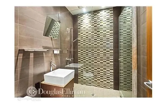 $500,000 | 50 East End Avenue, Unit 3B | Upper East Side