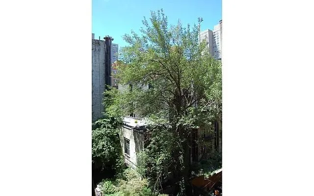 $500,000 | 50 East End Avenue, Unit 3B | Upper East Side