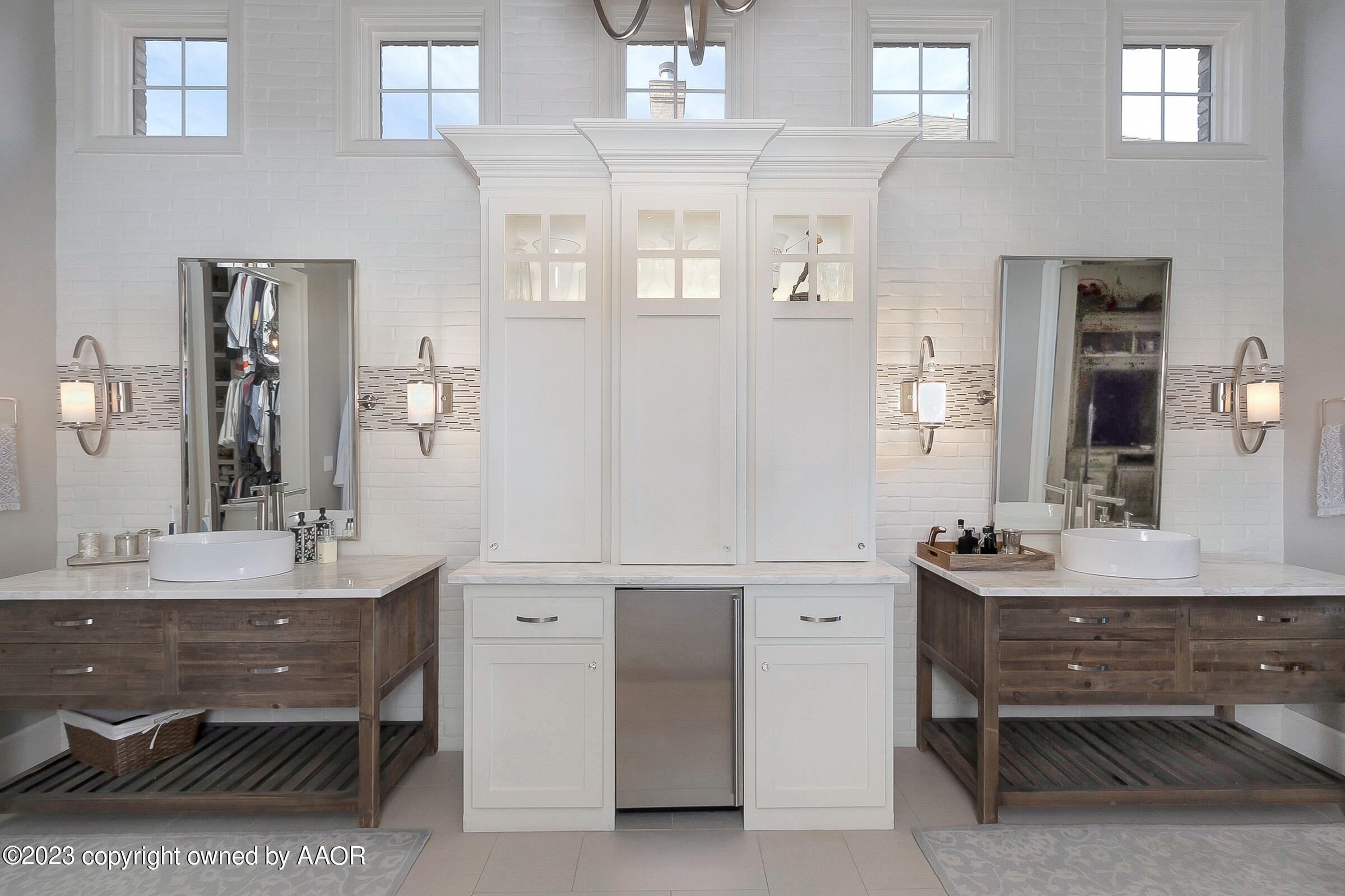 8100 Georgetown Drive Amarillo, TX 79119 - Photo 29 of 56 a room with a sink and a mirror