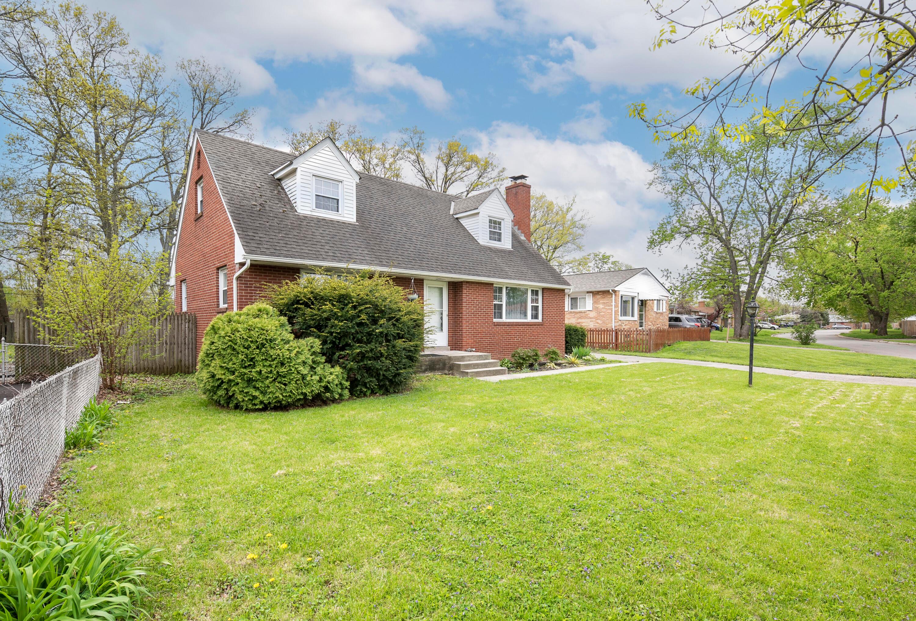 1615 Case Road Columbus, OH 43224 - Photo 25 of 35 Front