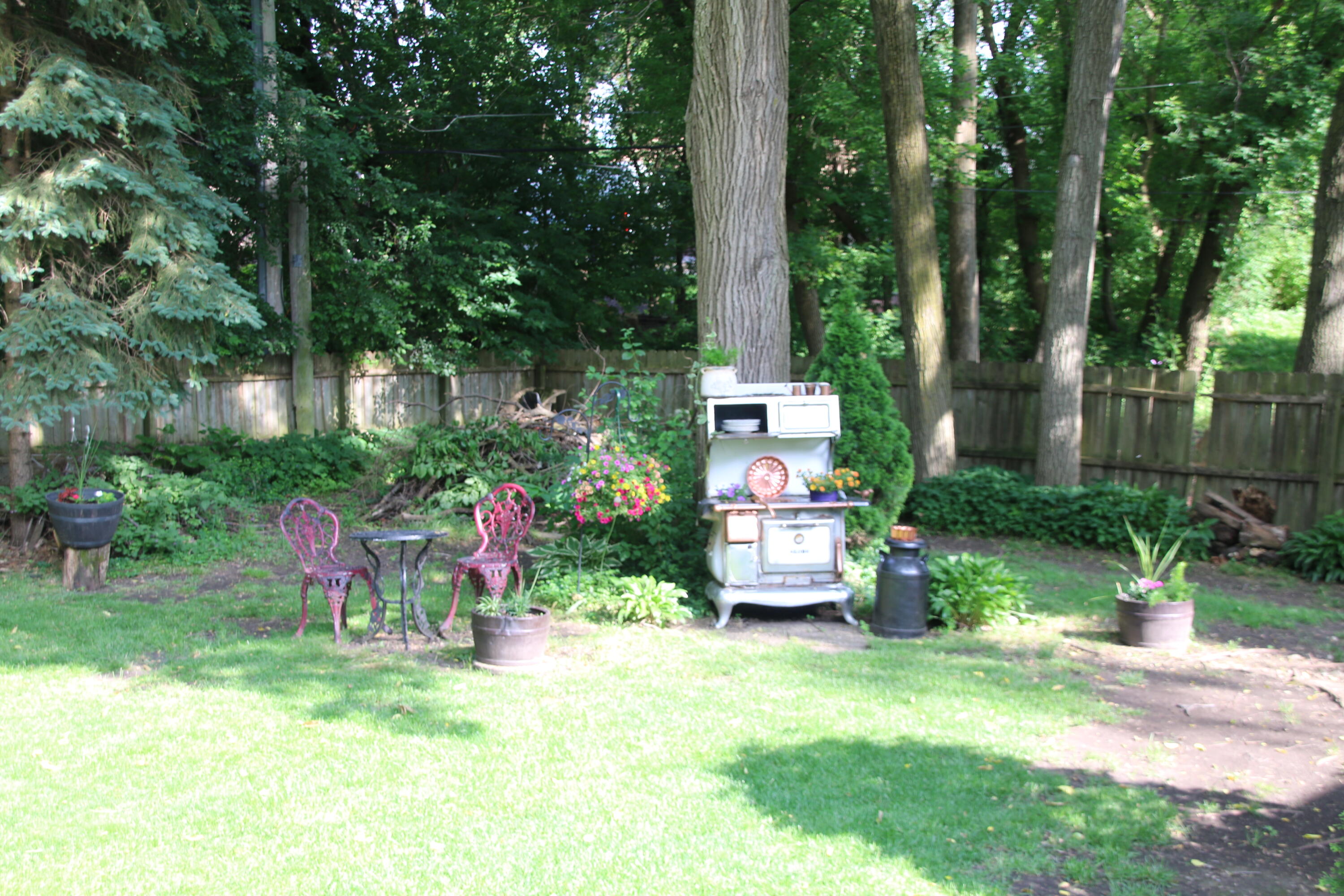 1400 South Ridgeway Road New Berlin, WI 53146 - Photo 30 of 31 Yard