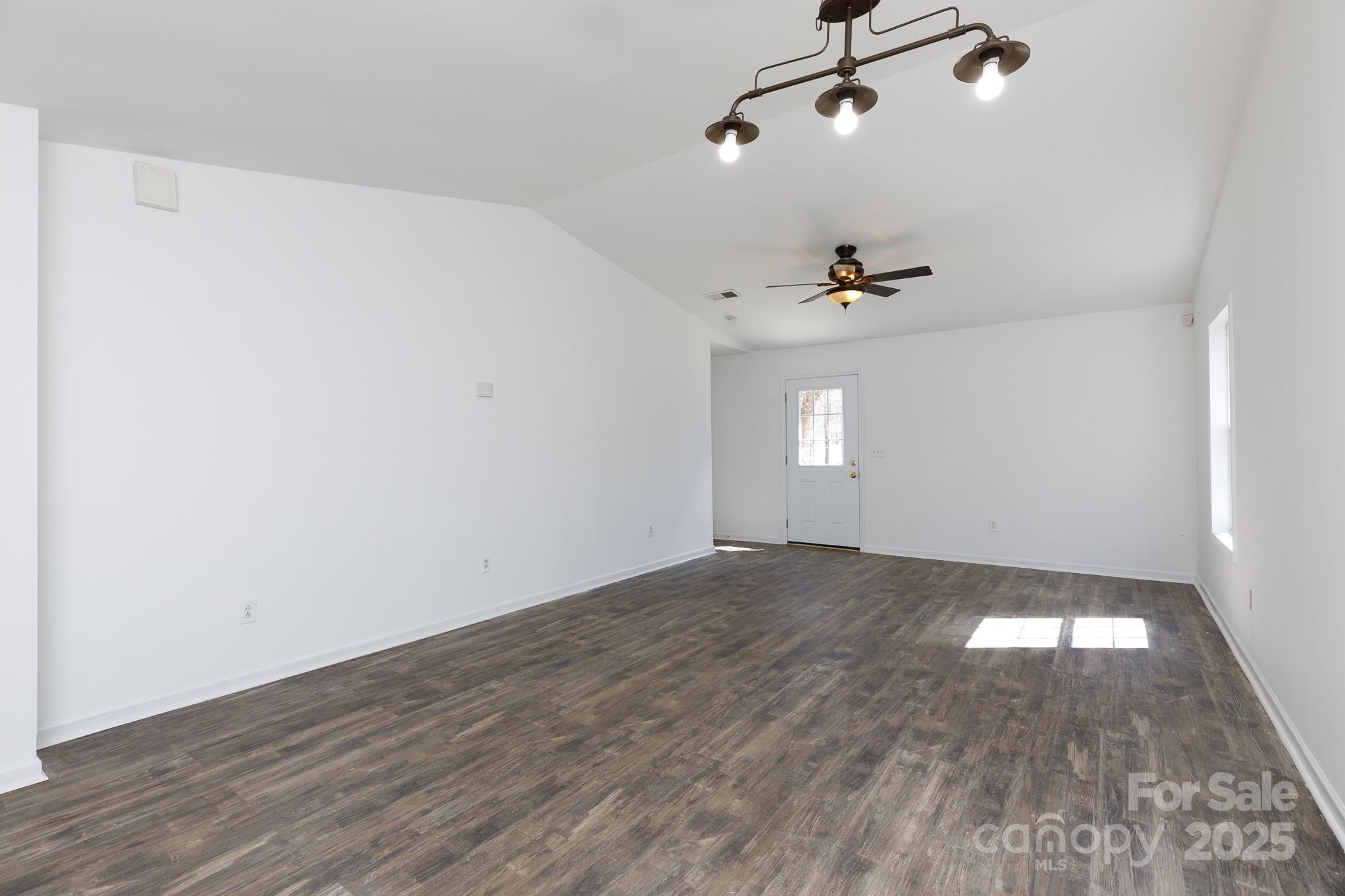 4582 Wylies Mill Road Edgemoor, SC 29712 - Photo 11 of 32