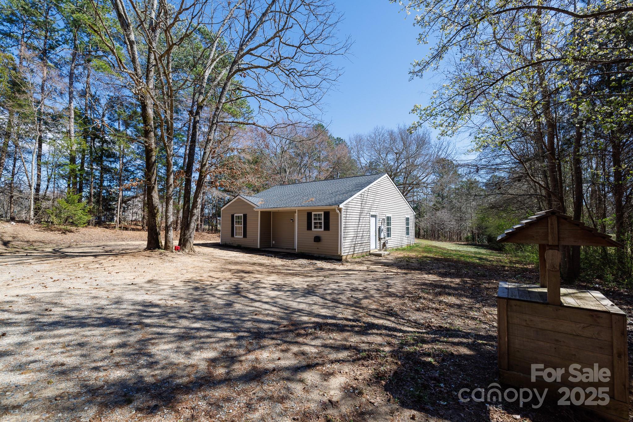 4582 Wylies Mill Road Edgemoor, SC 29712 - Photo 2 of 32