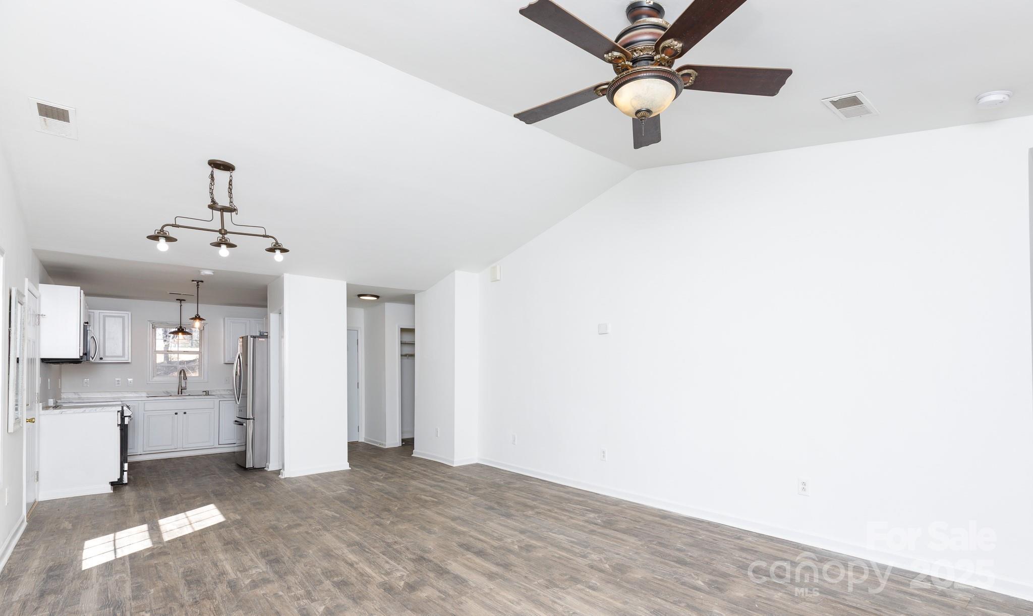 4582 Wylies Mill Road Edgemoor, SC 29712 - Photo 6 of 32