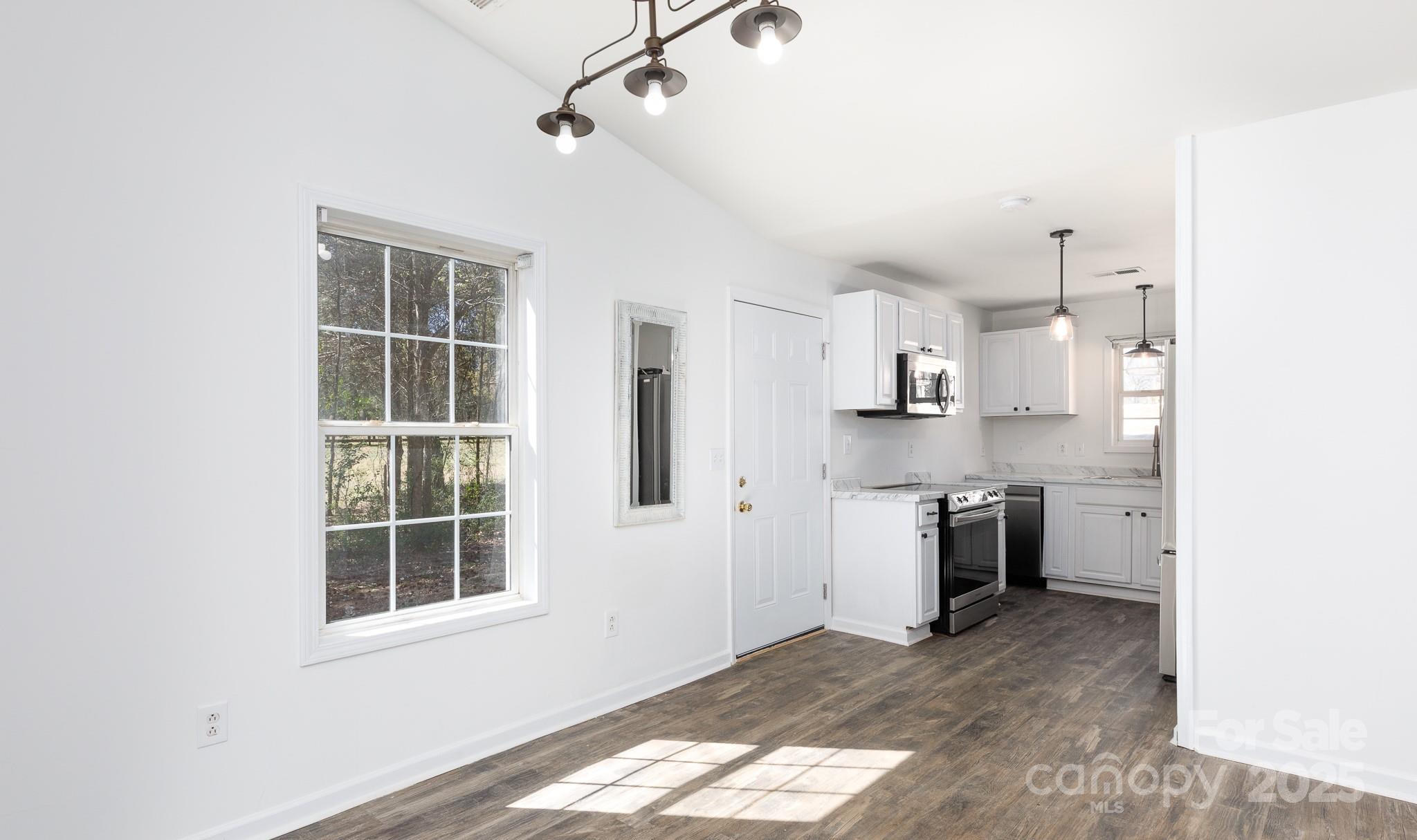 4582 Wylies Mill Road Edgemoor, SC 29712 - Photo 8 of 32