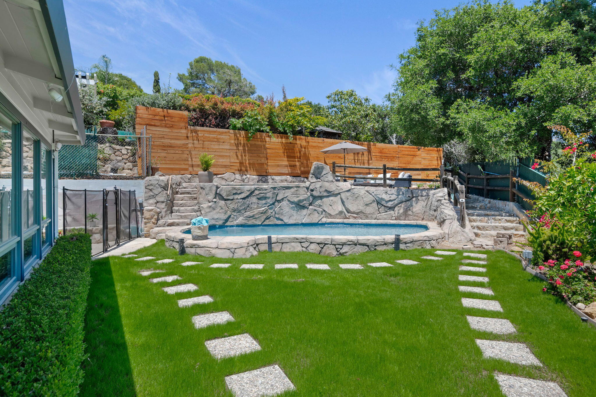 964 Garcia Road Santa Barbara, CA 93103 - Photo 8 of 48 07 - Swimming Pool