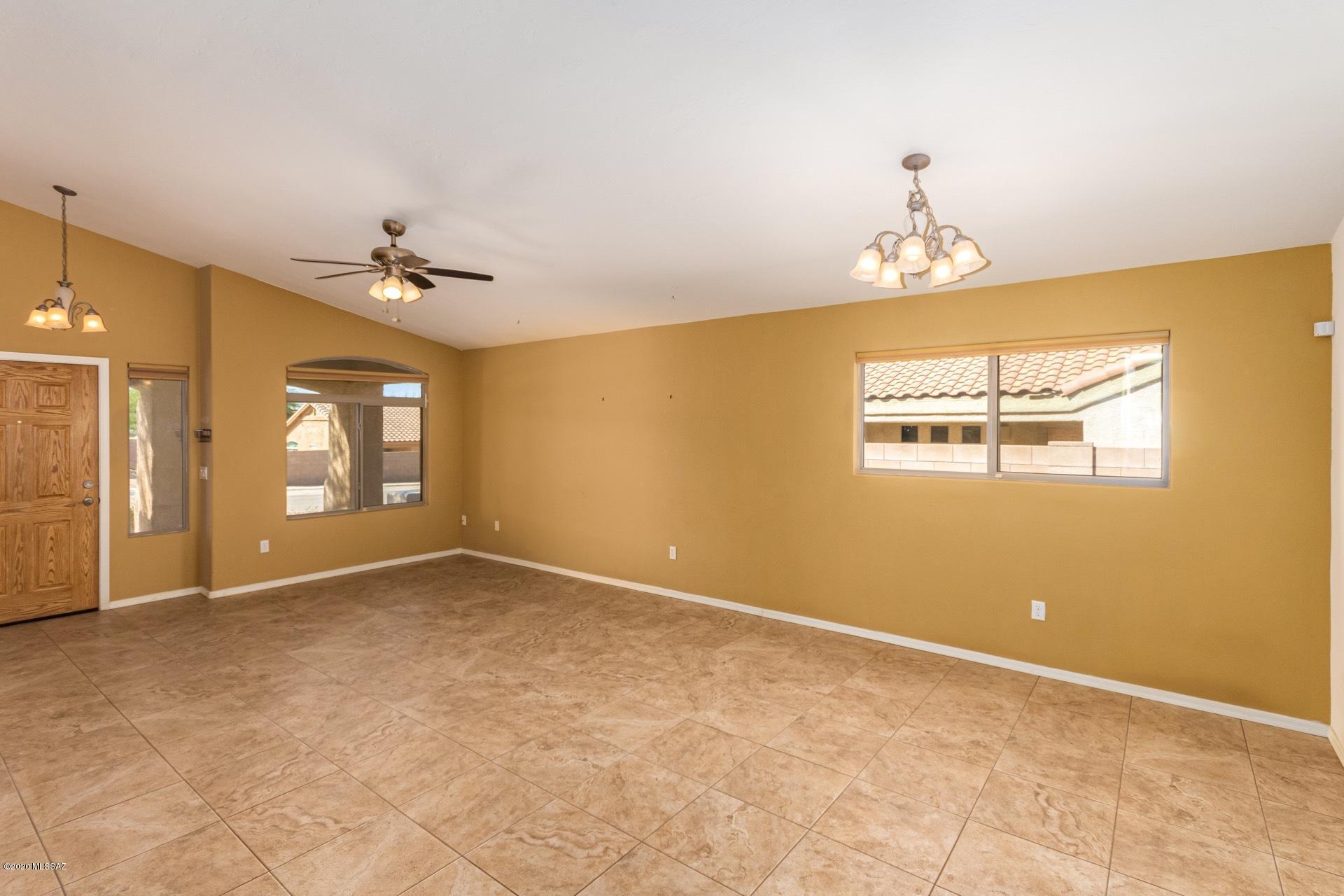 545 South Stone Bench Road Vail, AZ 85641 - Photo 4 of 34 Gallery Image 4