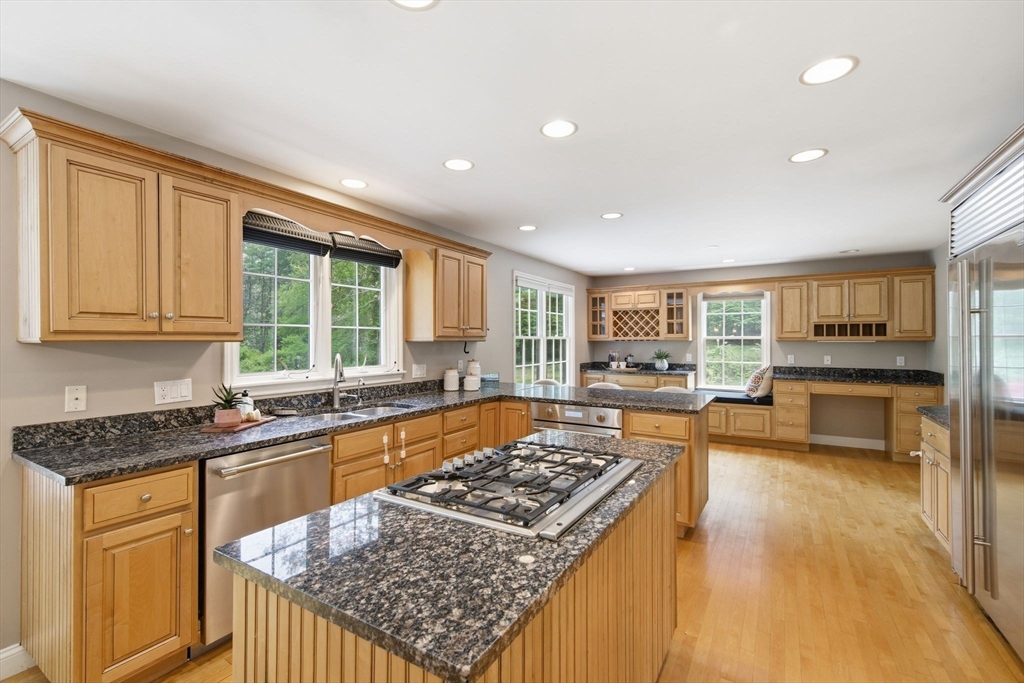 2 Stonecleave Road North Reading, MA 01864 - Photo 5 of 42