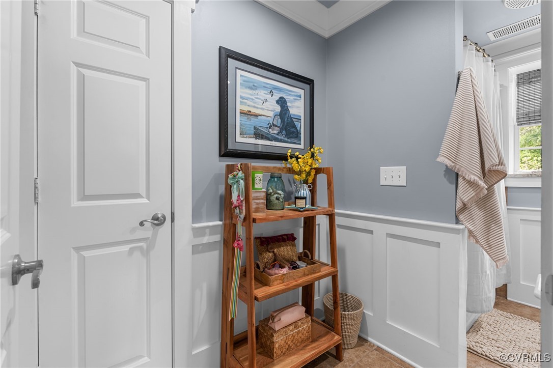 13923 White Oak Drive Lanexa, VA 23089 - Photo 30 of 46 a view of room with window and furniture