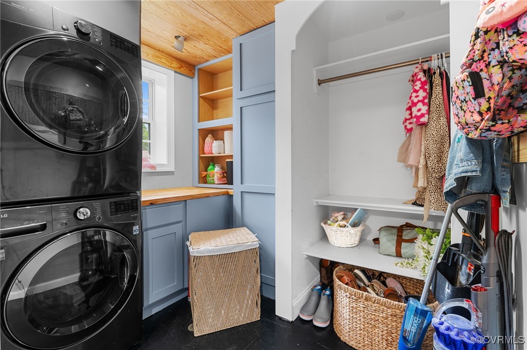 13923 White Oak Drive Lanexa, VA 23089 - Photo 35 of 46 a utility room with dryer and washer