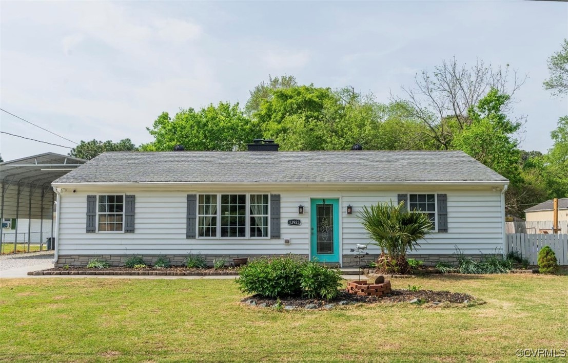 13923 White Oak Drive Lanexa, VA 23089 - Photo 5 of 46 a house with a swimming pool in front of it