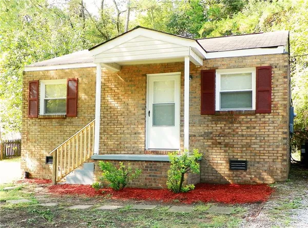 $925 | 304 Grand Street, High Point, NC 27260