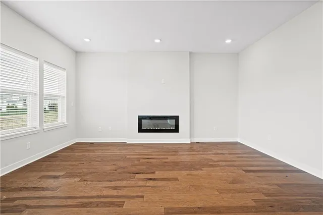 $425,950 | 415 Woodview Drive, Raymore, MO 64083