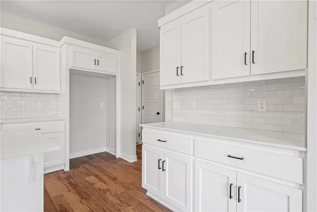 $425,950 | 415 Woodview Drive, Raymore, MO 64083