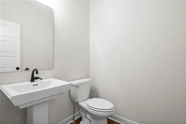 $425,950 | 415 Woodview Drive, Raymore, MO 64083