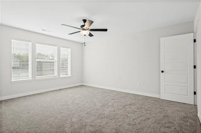 $425,950 | 415 Woodview Drive, Raymore, MO 64083