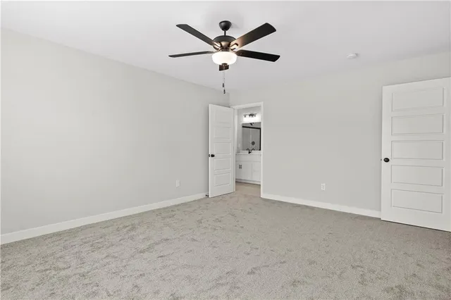 $425,950 | 415 Woodview Drive, Raymore, MO 64083