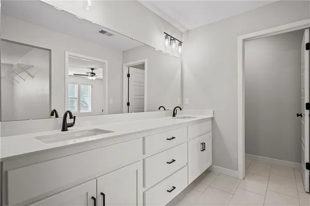 $425,950 | 415 Woodview Drive, Raymore, MO 64083