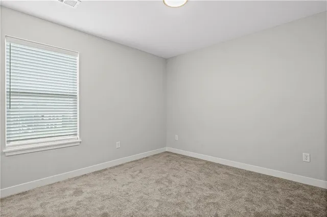 $425,950 | 415 Woodview Drive, Raymore, MO 64083