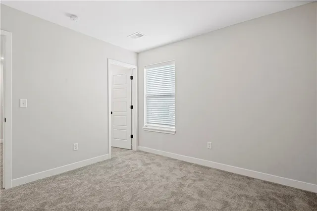 $425,950 | 415 Woodview Drive, Raymore, MO 64083