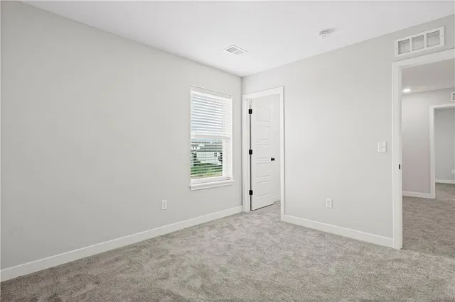 $425,950 | 415 Woodview Drive, Raymore, MO 64083