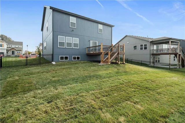 $425,950 | 415 Woodview Drive, Raymore, MO 64083