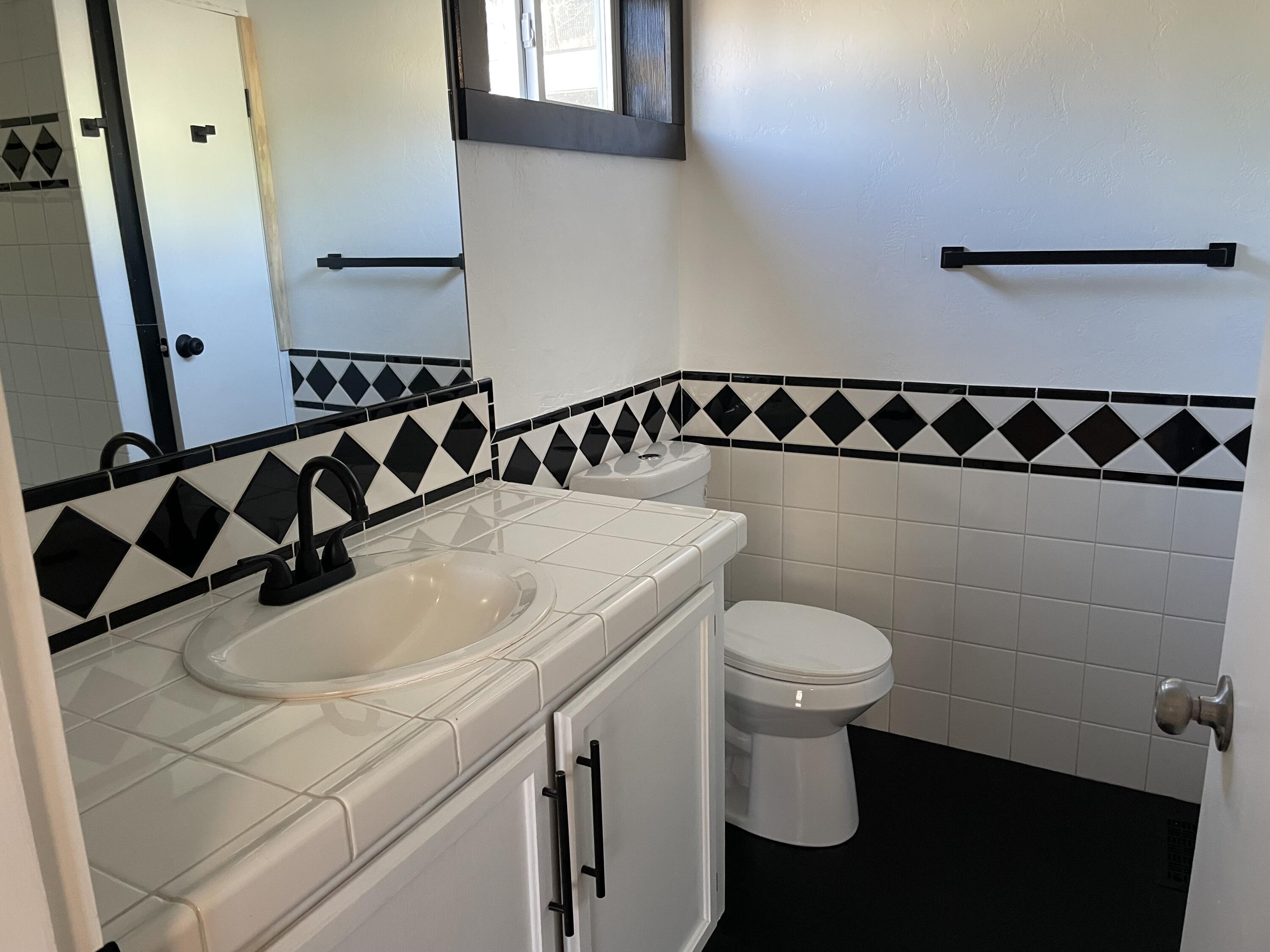 508 North 7th Street Bellevue, ID 83313 - Photo 8 of 11 Primary Bath