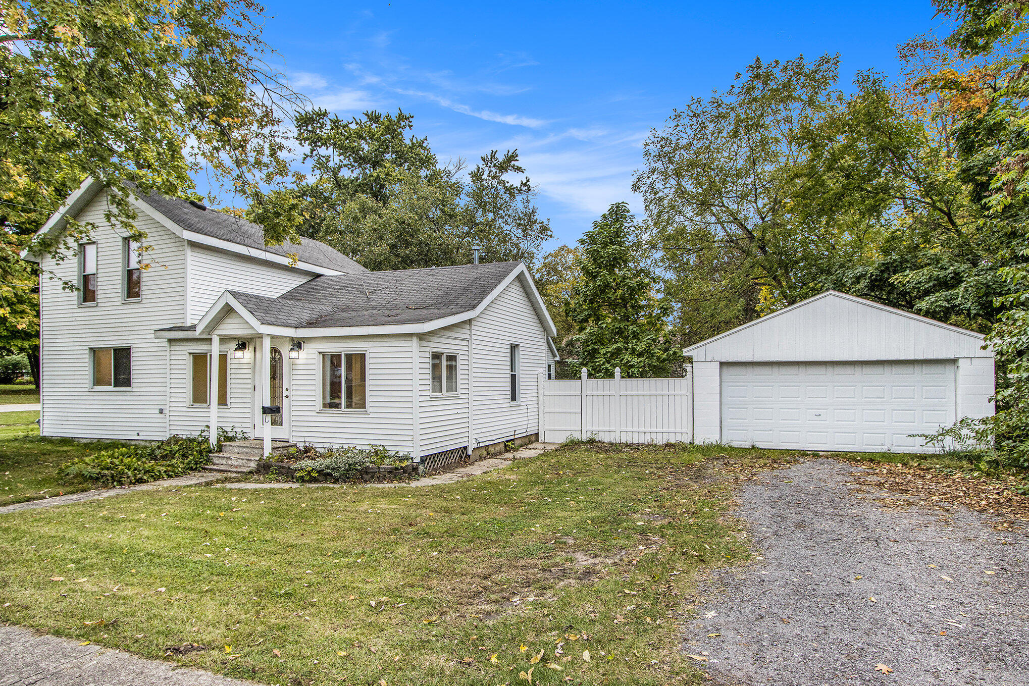 214 North George Street Decatur, MI 49045 - Photo 2 of 23 003_214ngeorge