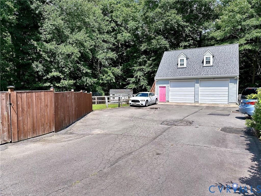 7817 Woodbrook Road Quinton, VA 23141 - Photo 17 of 28 2.5 car garage with a fully finished apartment on