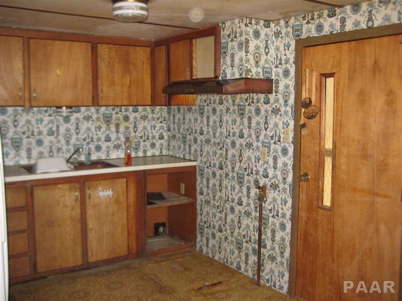 24383 Spring Creek Road Washington, IL 61571 - Photo 5 of 8 Gallery Image 5