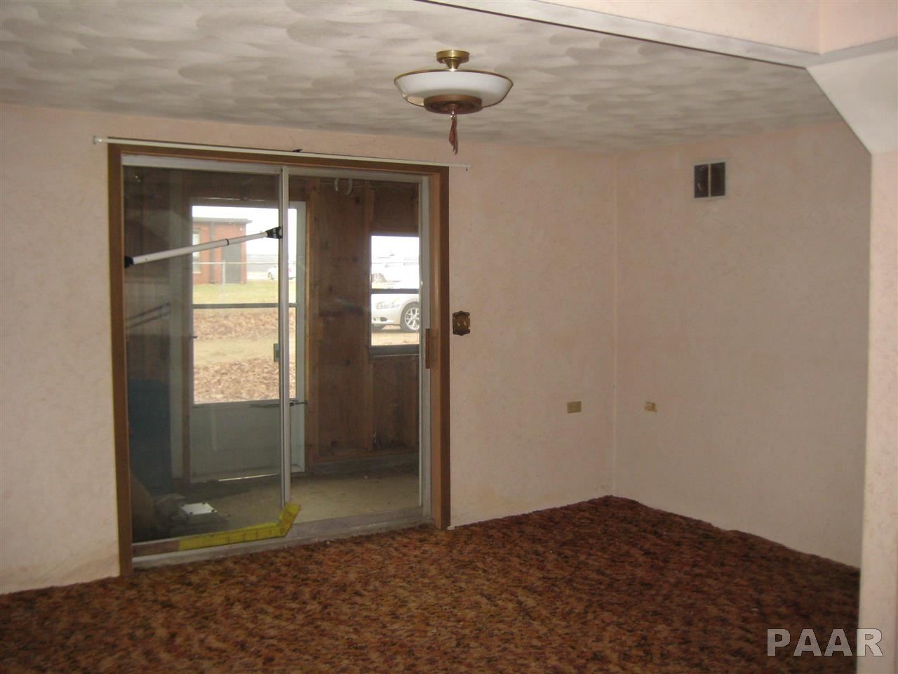 24383 Spring Creek Road Washington, IL 61571 - Photo 6 of 8 Gallery Image 6